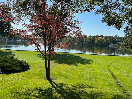 Exterior, Lake