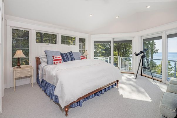 Bedroom, Fitness Equipment, Interior, Recessed Lighting, Water