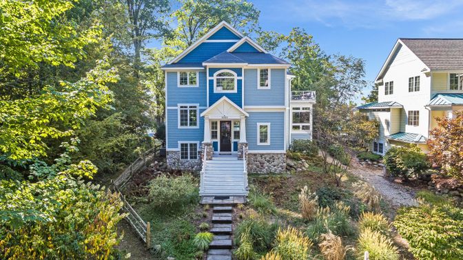 Exterior, Facade, Queen Anne Victorian