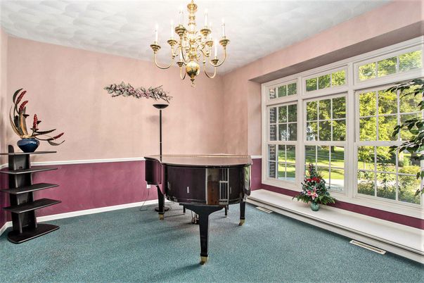 Chandelier, Interior, Piano