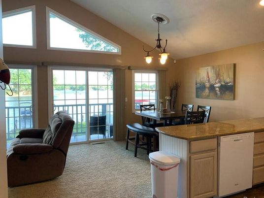 Dining room, Interior, Pendant Lights, Recessed Lighting