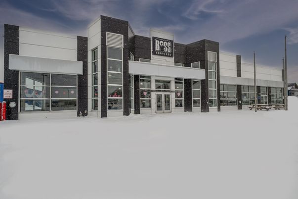 Exterior, Facade, Modern
