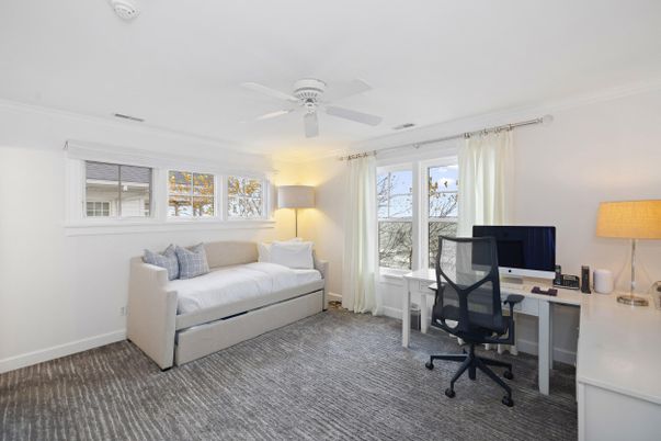 Home Office, Interior