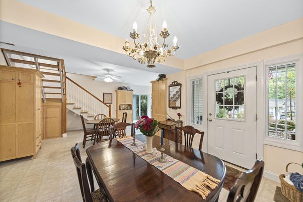 Chandelier, Dining room, Interior