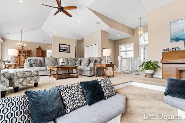 Chandelier, Dining room, Interior, Living room, Pendant Lights, Recessed Lighting