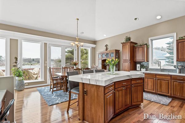 Chandelier, Dining room, Interior, Kitchen, Pendant Lights, Recessed Lighting, Wood Texture Flooring