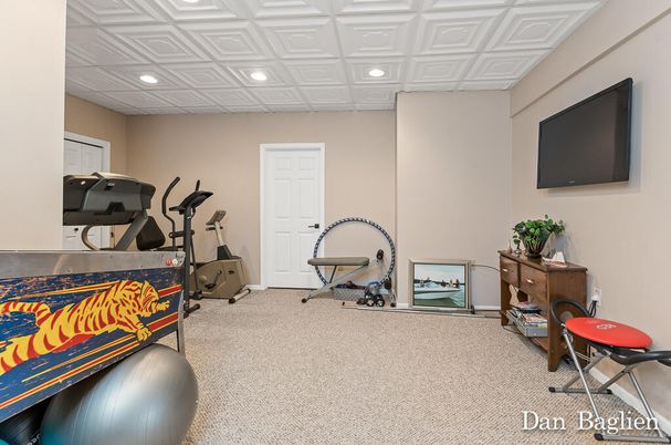 Fitness Equipment, Interior, Recessed Lighting