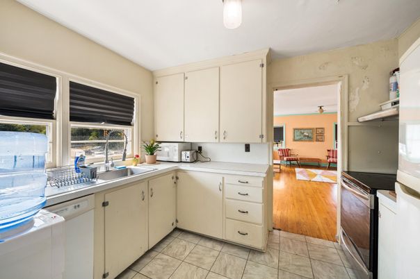 Interior, Kitchen, Living room, Washer, Wood Texture Flooring
