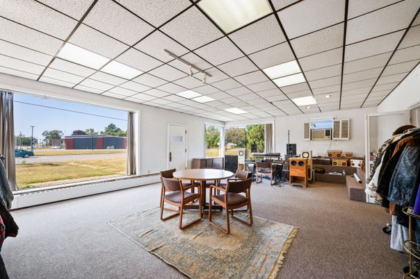 Dining room, Interior, Recessed Lighting