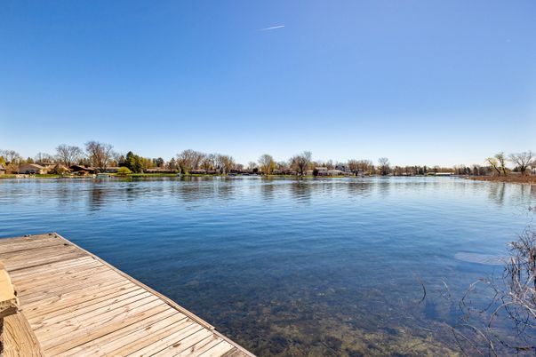 Exterior, Lake