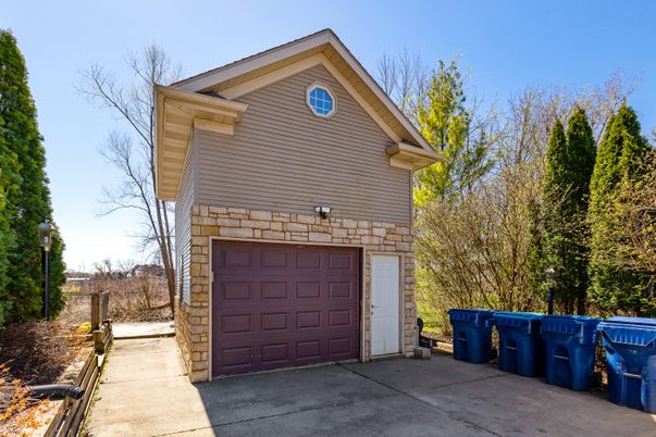 Detached Garage, Exterior