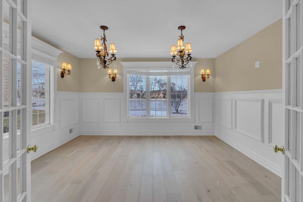 Chandelier, Empty room, Interior, Wood Texture Flooring