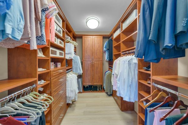 Interior, Walk-in Closets, Wood Texture Flooring