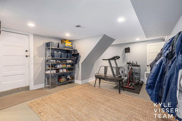 Fitness Equipment, Interior, Recessed Lighting, Wood Texture Flooring