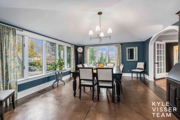 Chandelier, Dining room, Interior, Pendant Lights