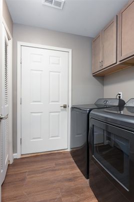 Interior, Washer, Wood Texture Flooring