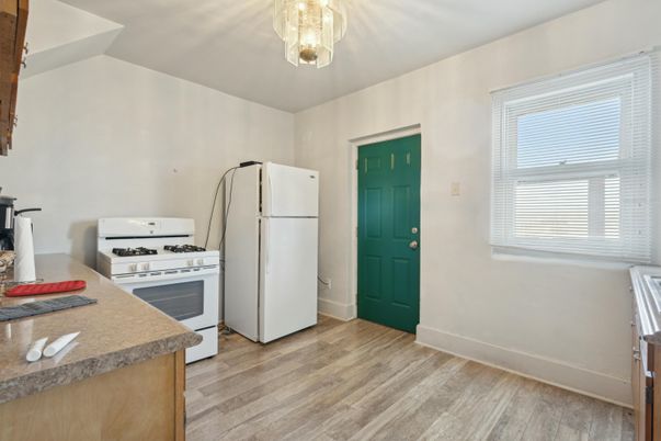 Chandelier, Interior, Kitchen, Wood Texture Flooring