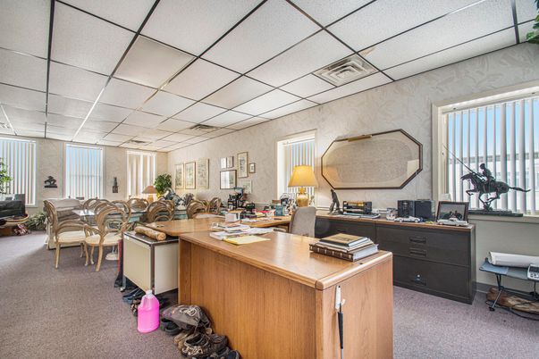 Home Office, Interior