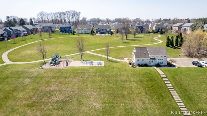 Exterior, Drone