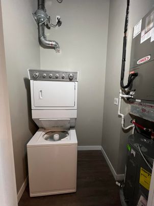 Interior, Utility Closets, Washer, Wood Texture Flooring