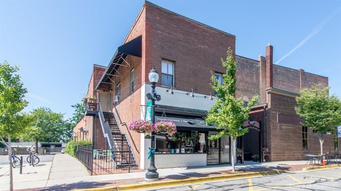Exterior, Facade, Condo Building