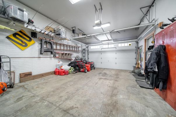 Garage, Interior