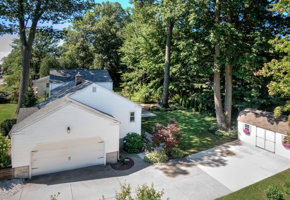 Detached Garage, Exterior