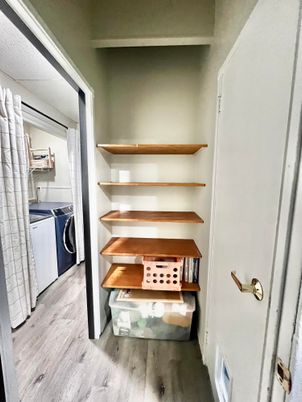 Interior, Washer, Wood Texture Flooring