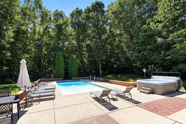 Exterior, Hot Tub, Pool