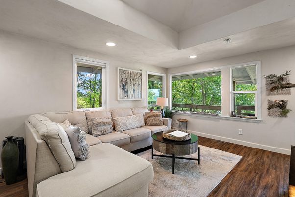 Interior, Living room, Recessed Lighting, Wood Texture Flooring