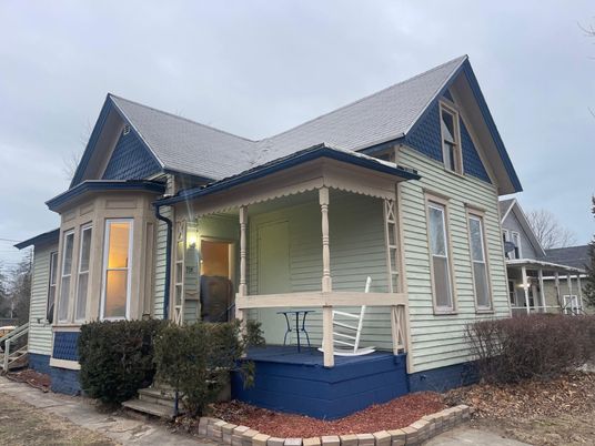 Exterior, Facade, Queen Anne Victorian