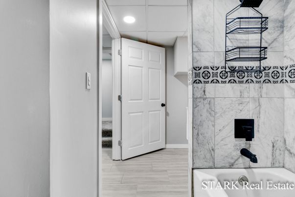 Bathroom, Interior, Marble Walls, Recessed Lighting