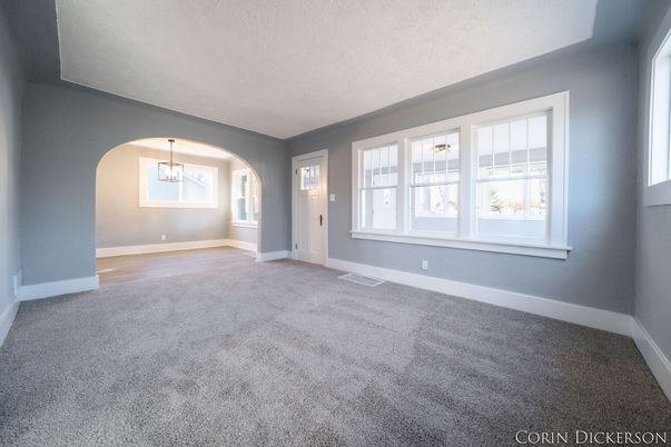 Empty room, Interior, Pendant Lights