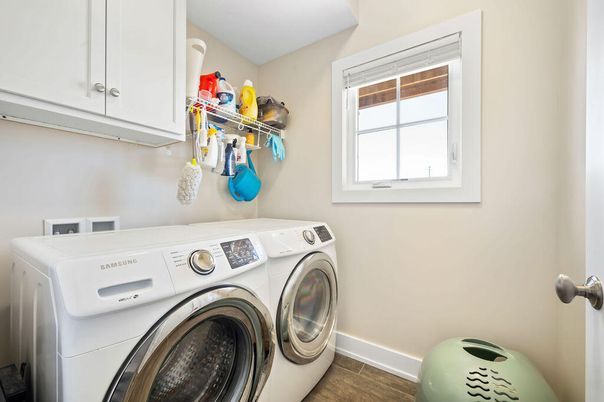 Interior, Washer, Wood Texture Flooring
