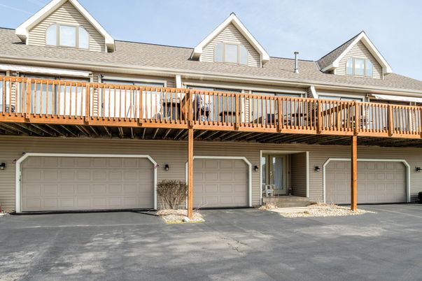 Attached, Exterior, Facade, None