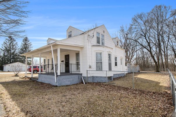Backyard, Exterior, Facade, Queen Anne Victorian