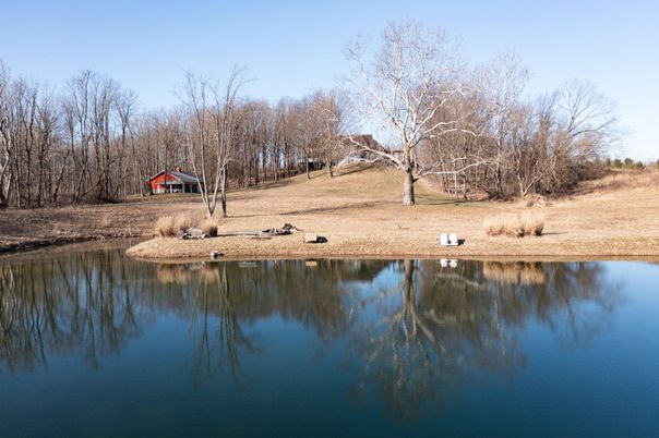 Exterior, Lake