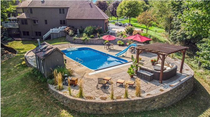 Exterior, Pool