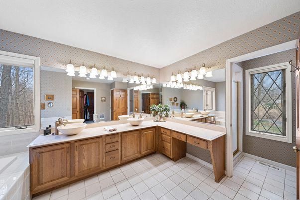Bathroom, Dual Sink Vanities, Interior