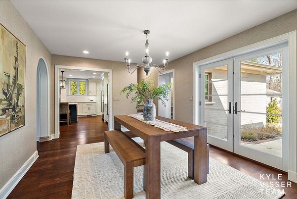 Chandelier, Dining room, Interior, Recessed Lighting, Wood Texture Flooring
