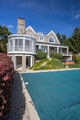 Exterior, Facade, Pool, Queen Anne Victorian
