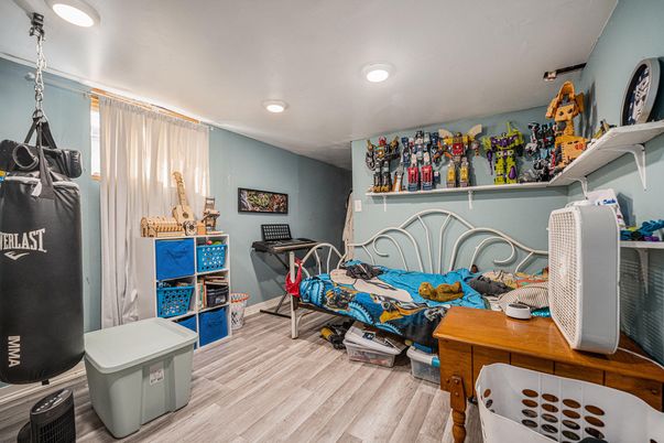 Interior, Recessed Lighting, Wood Texture Flooring