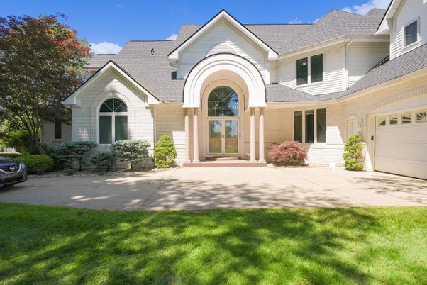 Attached, Exterior, Facade, French Provincial