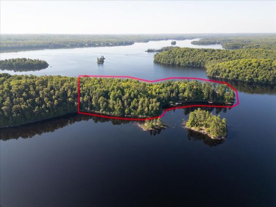Exterior, Lake
