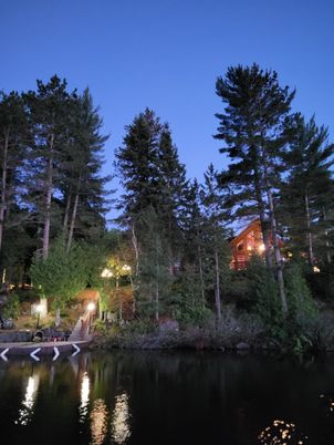 Exterior, Lake