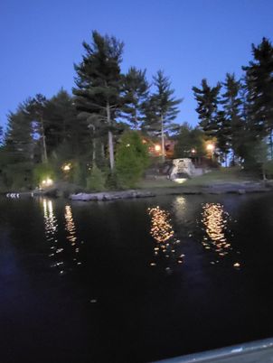 Exterior, Lake