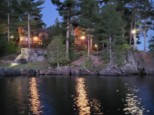 Exterior, Lake