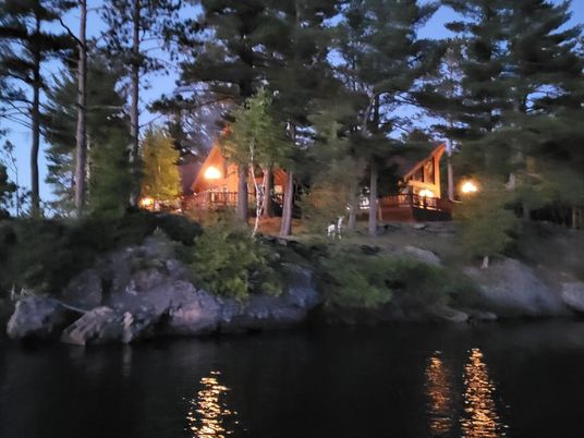 Exterior, Lake