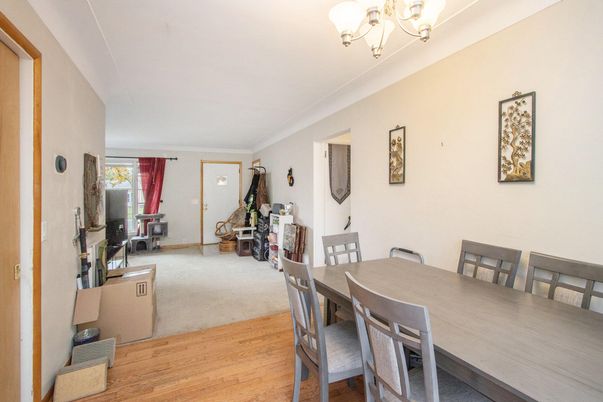 Chandelier, Dining room, Fireplace, Interior, Wood Texture Flooring