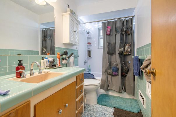 Bathroom, Interior, Tile Countertops